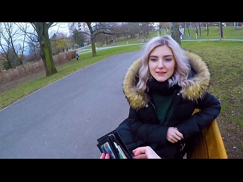 ❤️ Gleypir heitt ásamt ókunnugra fyrir peninga - blástur í garðinum eftir Evu Elfie ❤️ Klámmyndband hjá okkur is.appassistance.ru ﹏